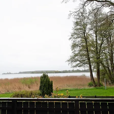 Nyaraló 'am Seeufer'