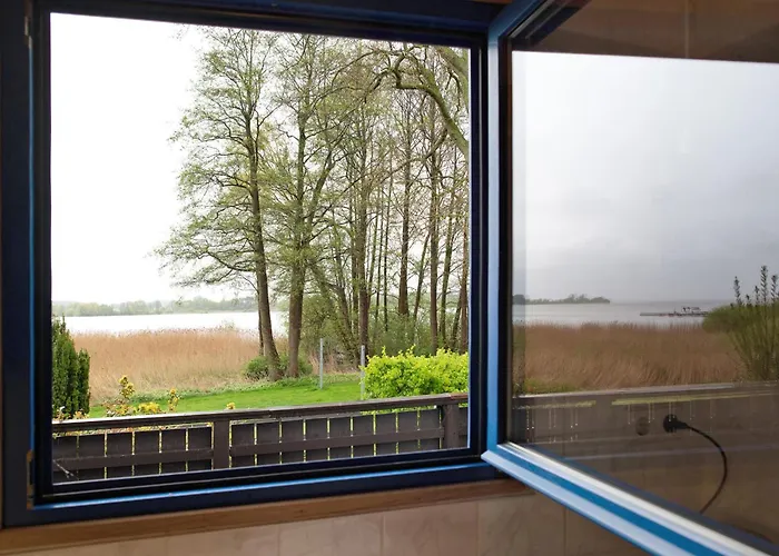 'am Seeufer' 別荘 *