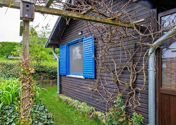 'am Seeufer' 別荘 *